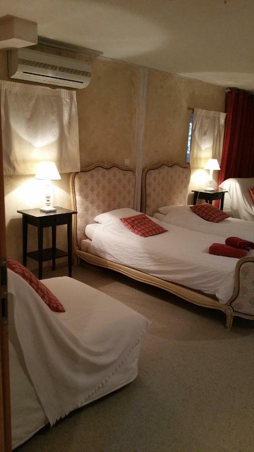 Chambres Touristiques La Cour Des Hotes *