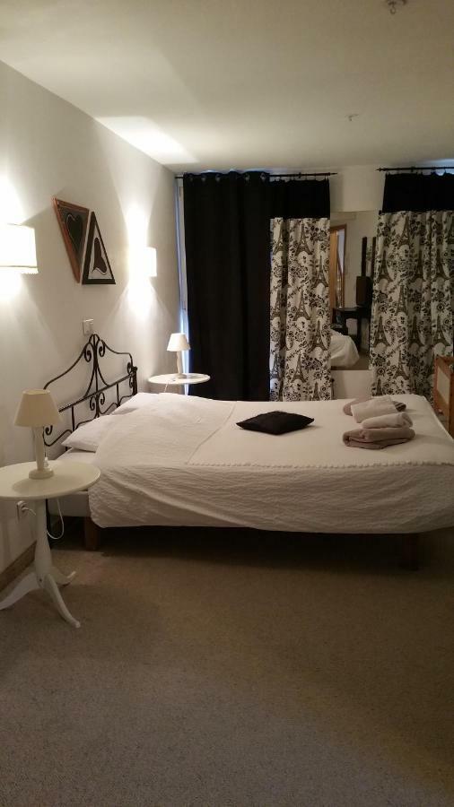 Bed & Breakfast Chambres Touristiques La Cour Des Hotes
