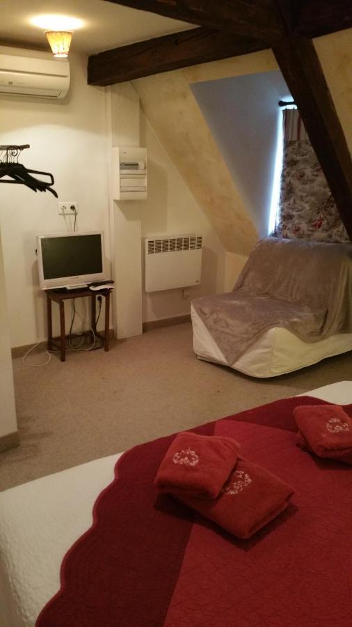 Chambres Touristiques La Cour Des Hotes